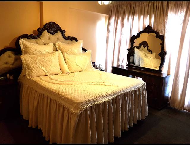 3 BEDROOM FLAT FOR SALE IN VEREENIGING CENTRAL